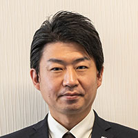 鈴木 利幸		