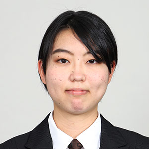 上田　桃子